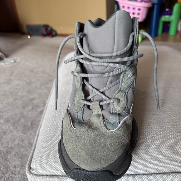 Yeezy 500 - Picture 5 of 14